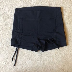 Lululemon compression shorts size 6